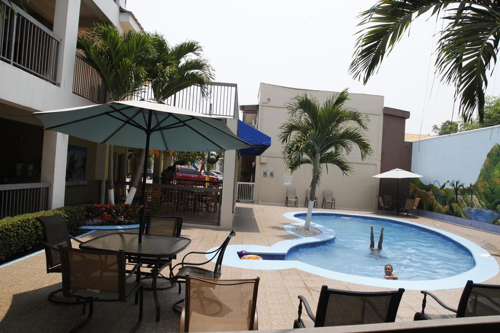Apart Hotel Pico Bonito La Ceiba Exterior photo