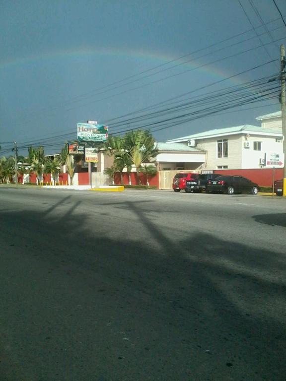 Apart Hotel Pico Bonito La Ceiba Exterior photo